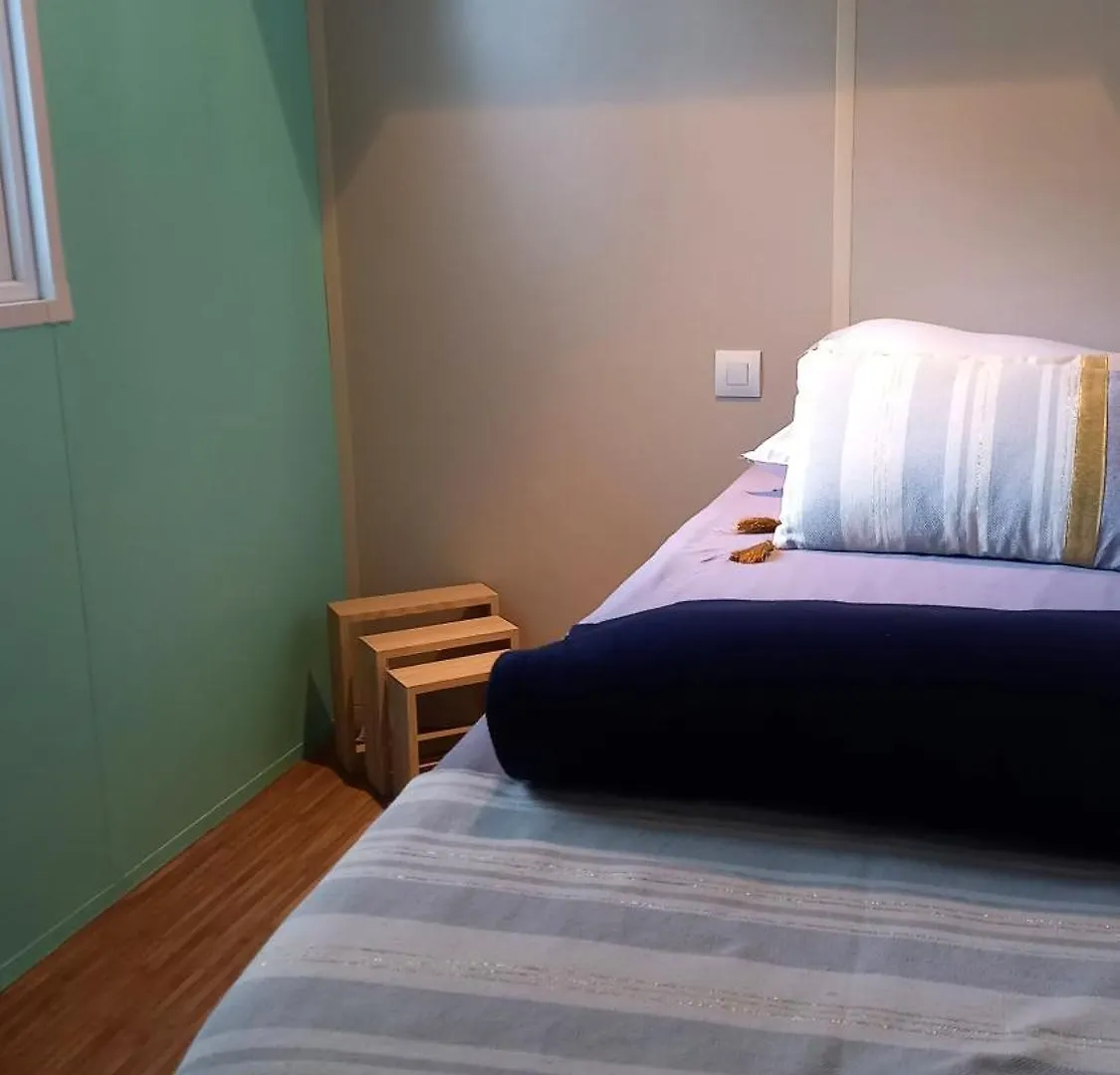 Mobil Home קרנאק אתר קמפינג